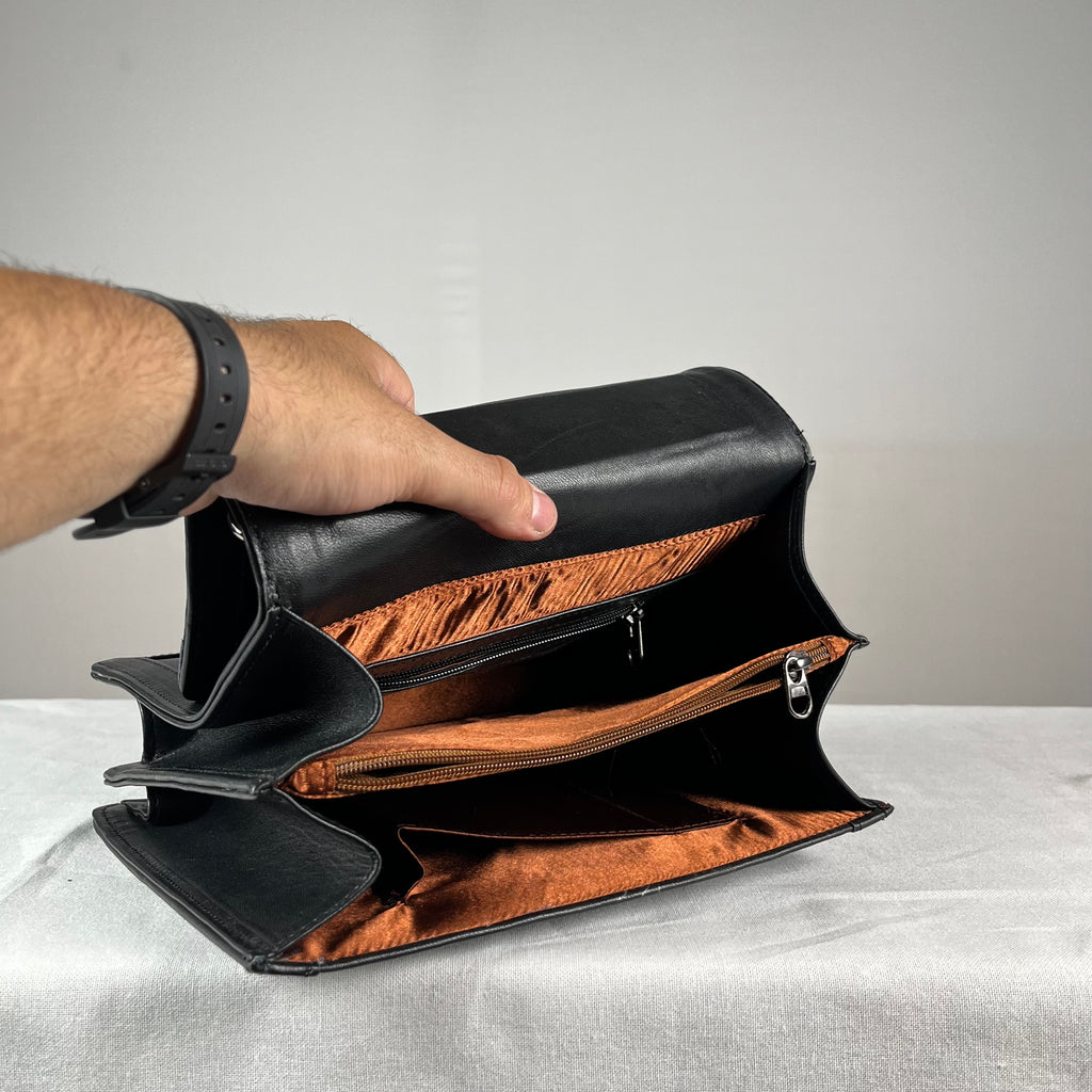 Epswift Kelly Hand embroiderd Bag - Black