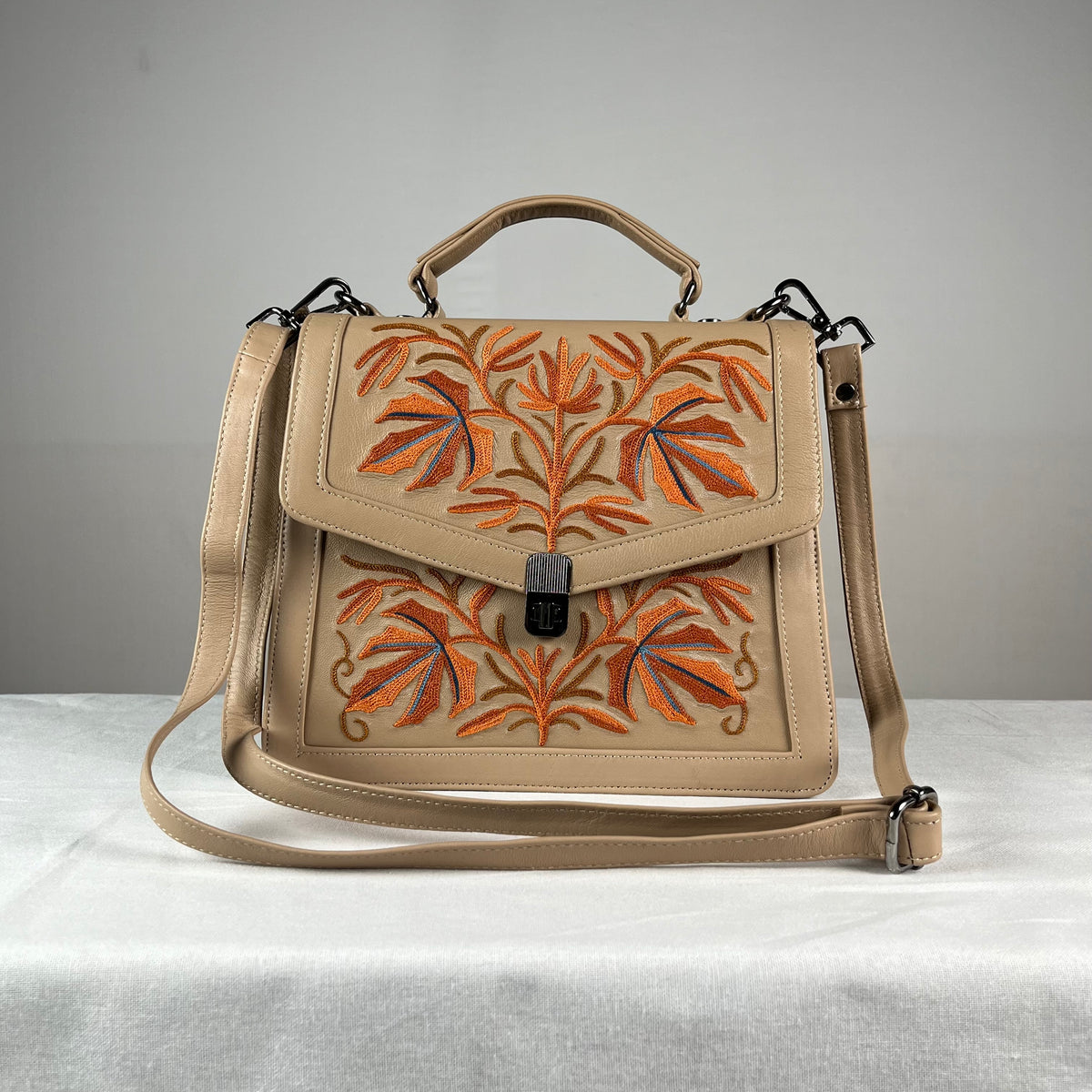 Epswift Kelly Hand embroiderd Bag - Taupe