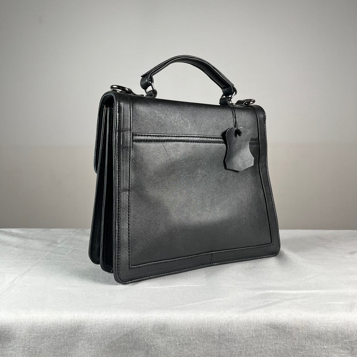 Epswift Kelly Hand embroiderd Bag - Black