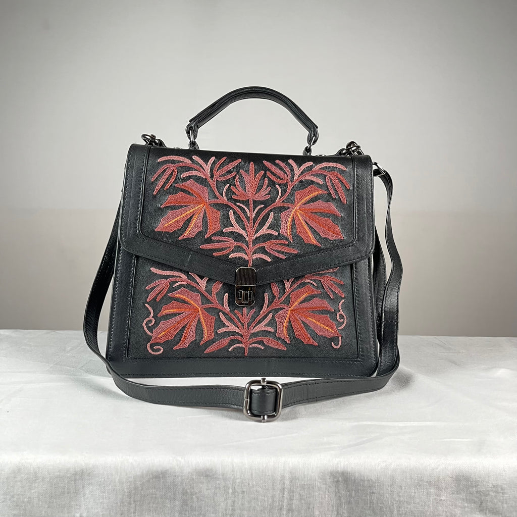 Epswift Kelly Hand embroiderd Bag - Black