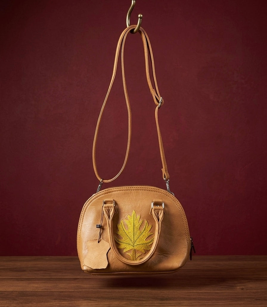 Alma bag hand embroiderd (Tan Brown)
